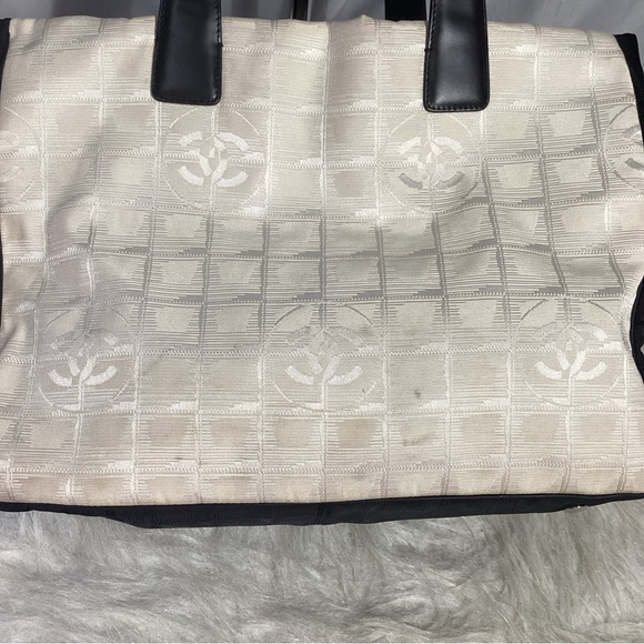 RARE Colorblockock CHANEL CC 10469355 Travel Line Nylon/ Leather Tote Bag - Picture 10 of 14